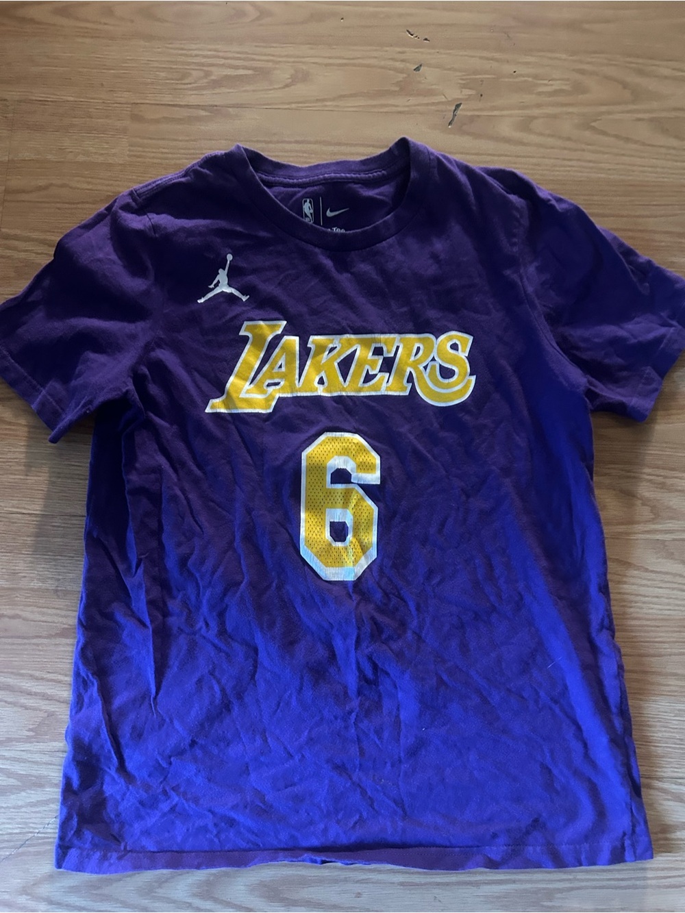 Nike Sz Youth L LA Lakers LeBron JAMES 6 Purple T-shirt
